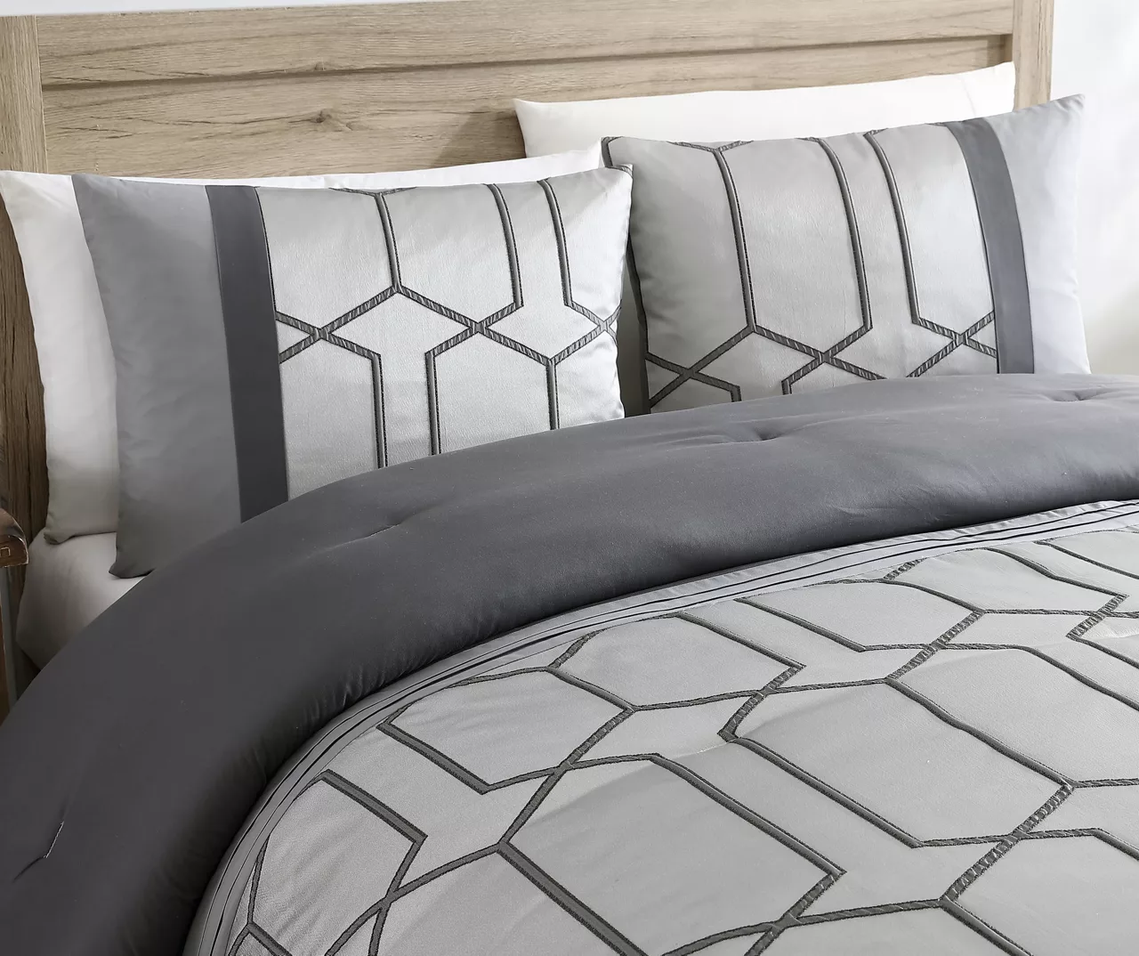 Broyhill Aslan Charcoal & Silver Jacquard 8-Piece Comforter Set Broyhill Aslan Charcoal & Silver Jacquard 8-Piece Comforter Set -Big Lots Furniture Store 810515914 2