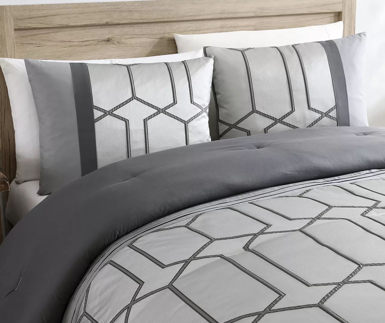 Broyhill Aslan Charcoal & Silver Jacquard 8-Piece Comforter Set Broyhill Aslan Charcoal & Silver Jacquard 8-Piece Comforter Set -Big Lots Furniture Store 810515915 2