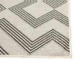 Broyhill Palermo White & Black Geometric Outdoor Area Rug -Big Lots Furniture Store 810586762 810586761 810586760 LawnNGarden Ecomm 090722 Roy A8 2